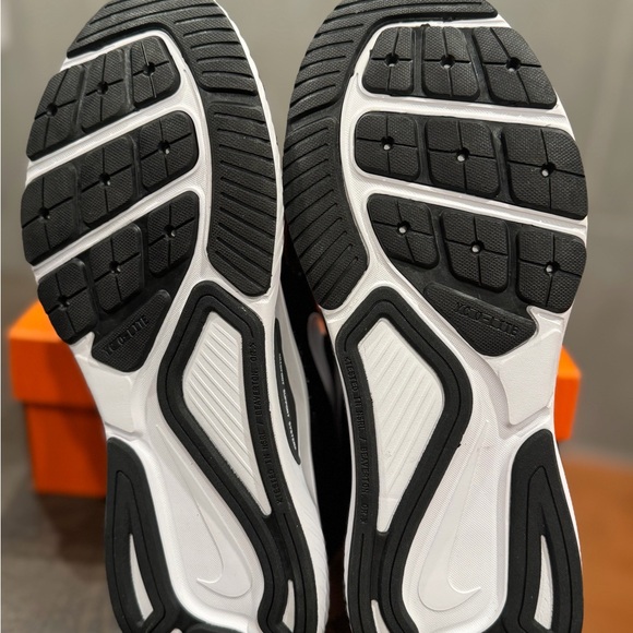 Mens Nike Structure 26 - Picture 3 of 5